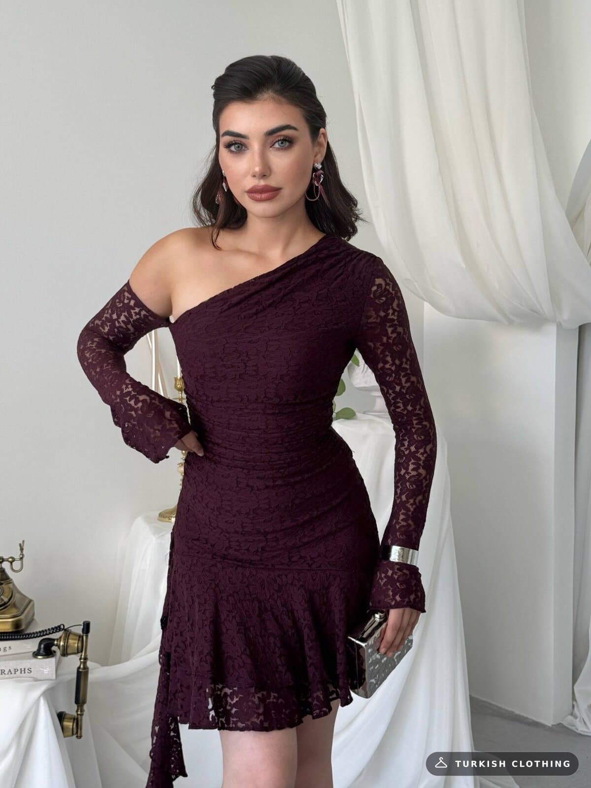 Desam Mini Dress — Plum in Lace – close-up detail, wholesale Women's Dresses from Türkiye
