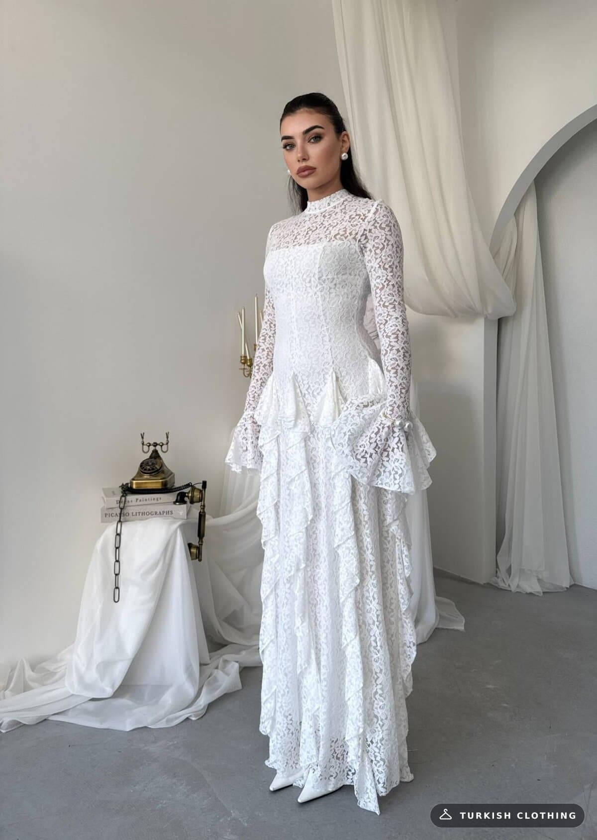 Furuz Midi Dress — White in Lace – styling detail, wholesale Women's Dresses from Türkiye